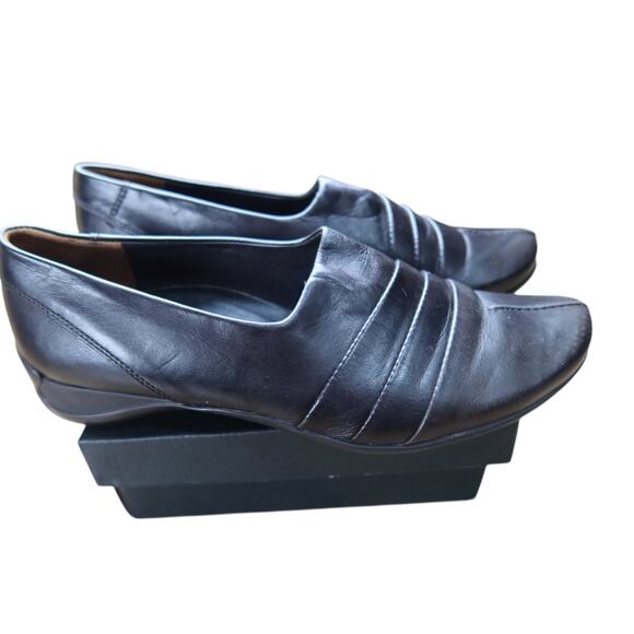 Paul Green 0Munich Brown Pleated Vamp Leather Slip-On Loafers - Picture 2 of 6